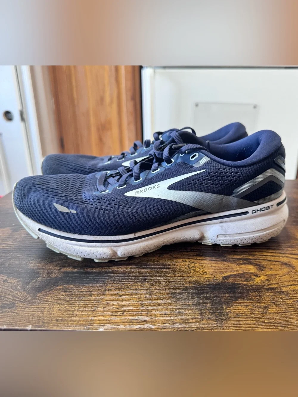 Brooks Ghost 15 woMen’s Size 10 Running Shoes Navy Blue White